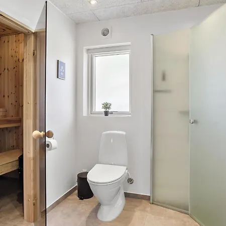Gorgeous Home In Haderslev With Sauna هادرسليف