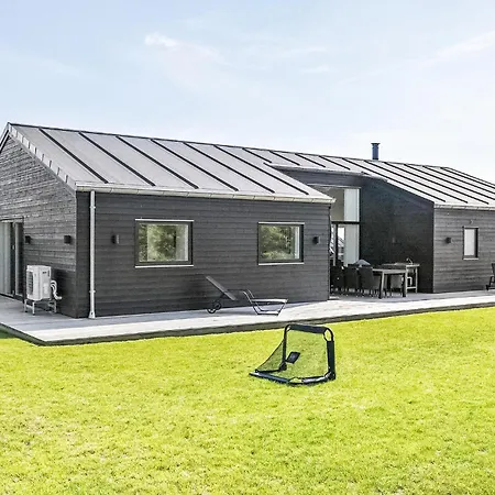 Four-bedroom In Дом отдыха Хадерслев