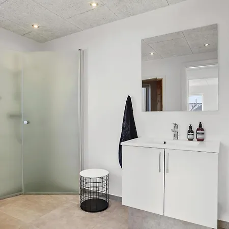 بيت للعطل Gorgeous Home In Haderslev With Sauna *